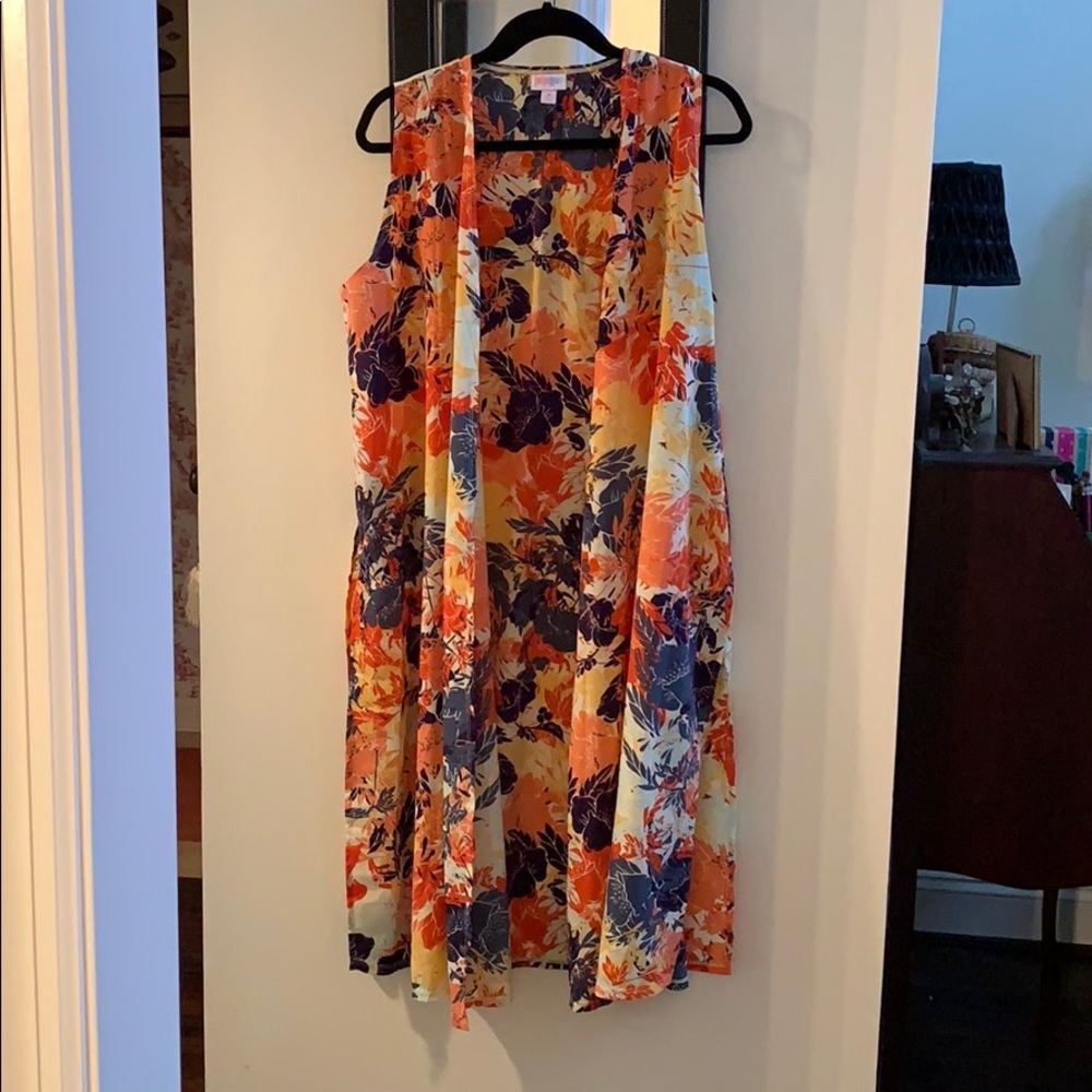 LuLaRoe Floral Flowing Sleeveless Topper Size M - Picture 1 of 10